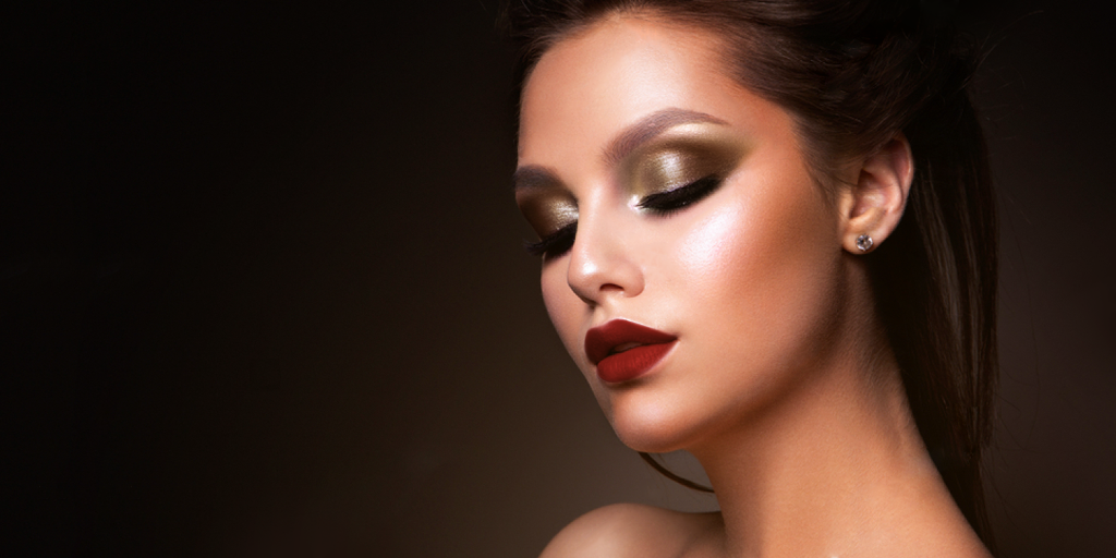 Maquiagem com Efeito Profissional - Makeup Tutorial Cut Crease 